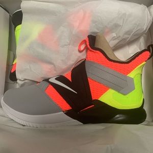 Brand New Lebron soldier XII size 14 new in box